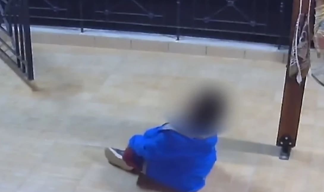 ΞΥΛΟ ΠΑΡΚΙΝΓΚ ΑΝΗΛΙΚΟ