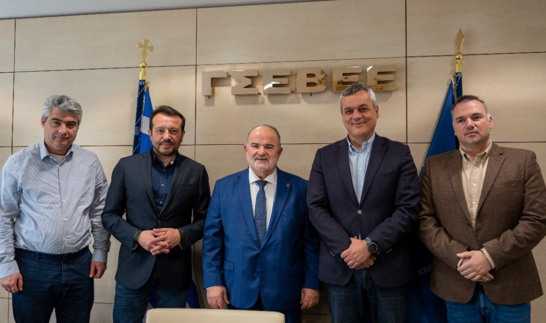 Χαρης Μαμουλακης