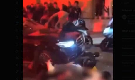 Παρίσι: Αυτοκίνητο επιτέθηκε στο πλήθος