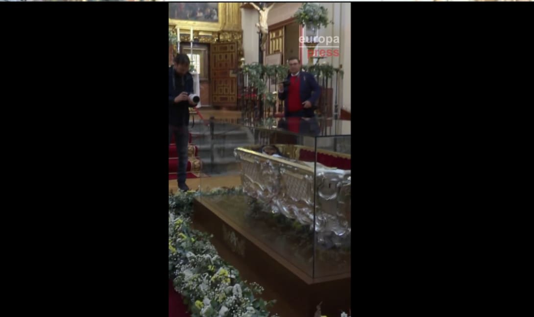 Ισπανία: Εκτίθεται για πρώτη φορά η άφθαρτη σορός της Αγίας Τερέζας (βίντεο)