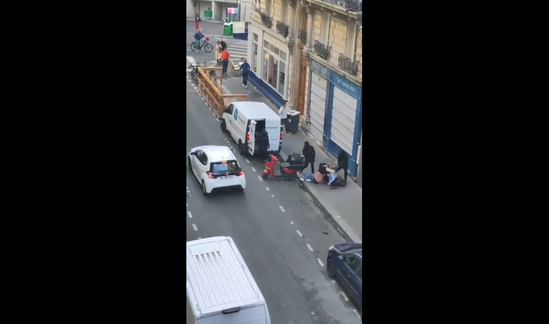 Κινηματογραφική απόπειρα απαγωγής στη μέση του δρόμου! (βίντεο)