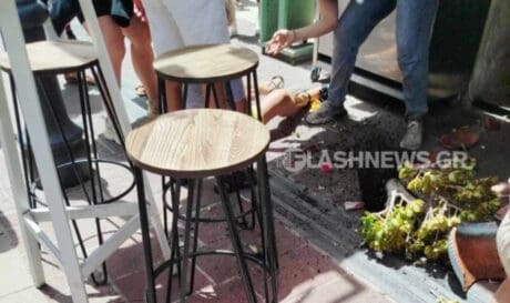 Χανιά: Γλάστρα έπεσε πάνω σε αμέριμνη τουρίστρια στη μέση του δρόμου (φωτογραφίες)