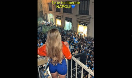 Νάπολι: Γιόρτασε τόπλες τον τίτλο του πρωταθλήματος μπροστά σε εκατοντάδες οπαδούς (βίντεο)