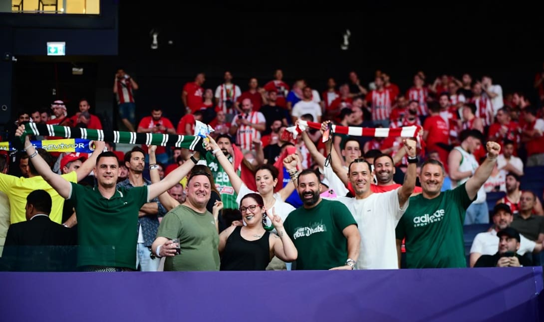 Final Four 2025: Οπαδοί του Παναθηναϊκού και του Ολυμπιακού μαζί στην εξέδρα!