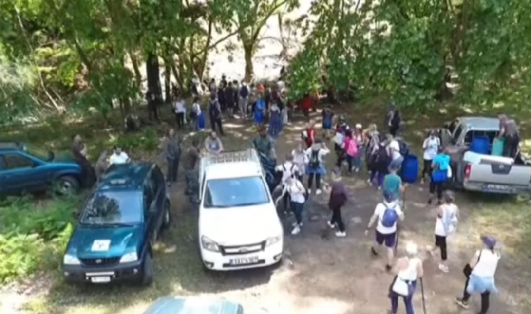 Εύβοια: Χιλιάδες άνθρωποι περπατούν 20 χιλιόμετρα