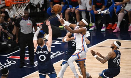 NBA: Μια νίκη μακριά από τους τελικούς οι Θάντερ, 128-126 τους Τίμπεργουλβς (βίντεο)