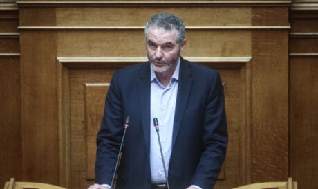 Μανόλης Χνάρης