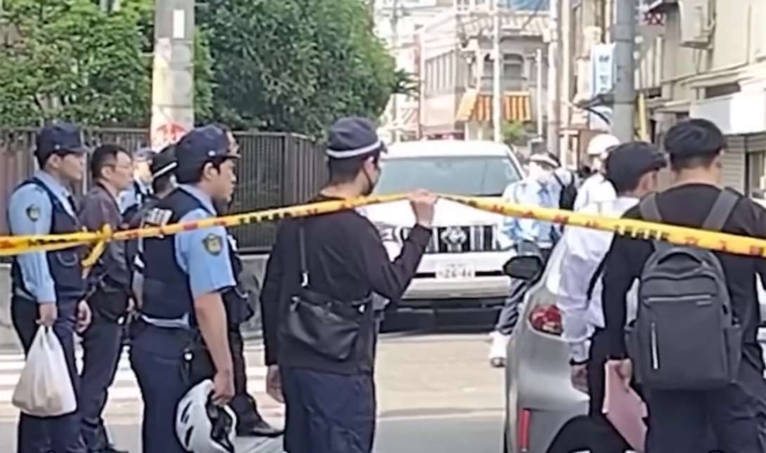 οδήγησε το αυτοκίνητό του πάνω σε 7 μαθητές