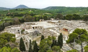 Κρήτη: Έντονη ανησυχία για τους «μαϊμού» ξεναγούς σε διάφορες τουριστικές περιοχές