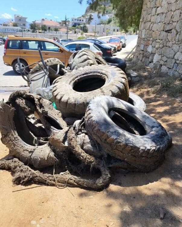 λιμάνι Κολυμβάρι
