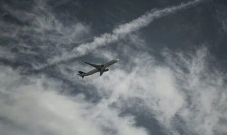 αεροπλάνο συννεφα