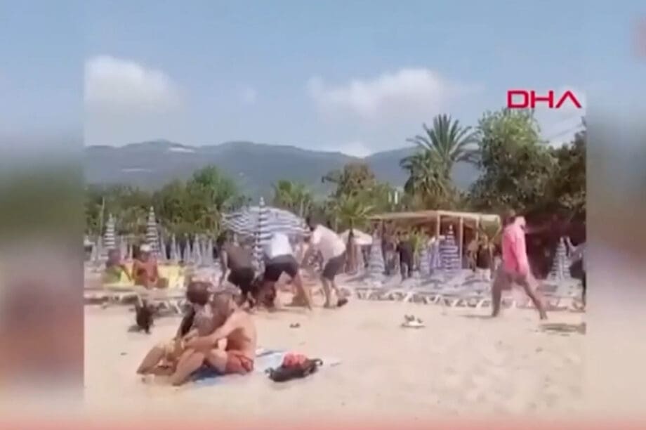 Ξυλοδαρμός τουρίστα από υπάλληλο παραλίας για μια... ξαπλώστρα (βίντεο)