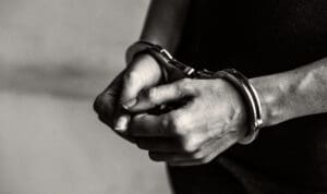 Μαλεβίζι: Στα χέρια των Αρχών υπάλληλος δημοτικής υπηρεσίας για δωροληψία, απάτη και πλαστογραφία