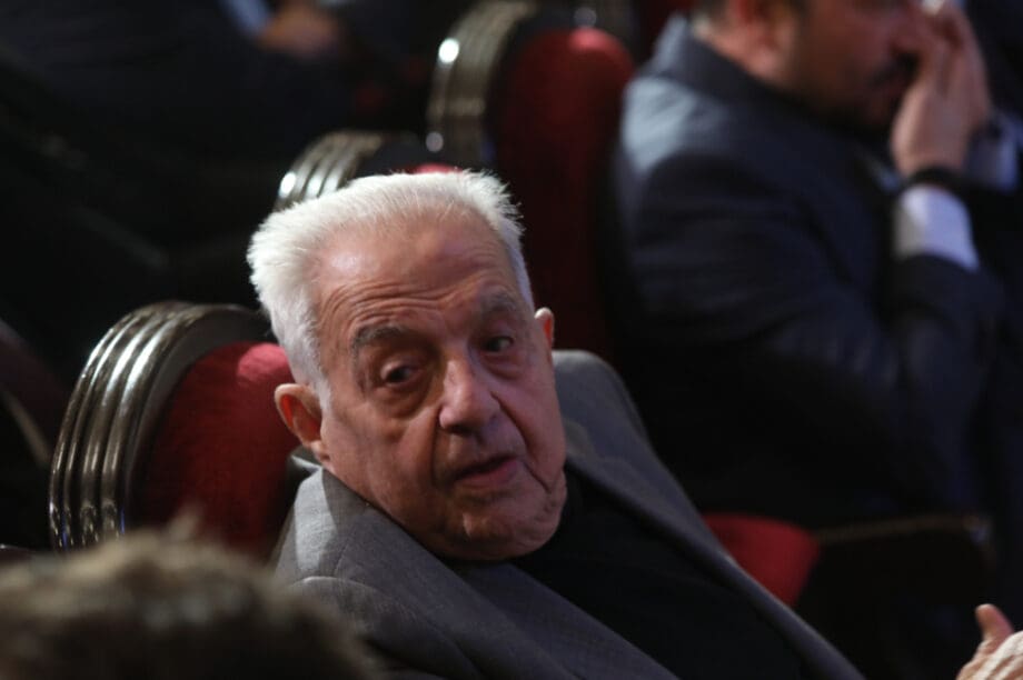 Μυστηριώδης διάρρηξη στην οικία του Αλέκου Φλαμπουράρη