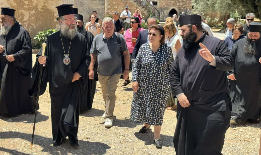 Στην Ιερά Μονή Αρκαδίου η Λίνα Μενδώνη (φωτογραφίες)