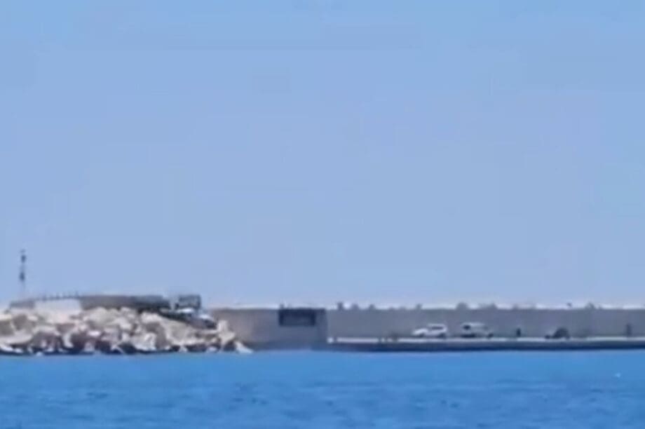 Πτώση ελικοπτέρου στη Βουλιαγμένη, σώοι οι επιβαίνοντες! (βίντεο)