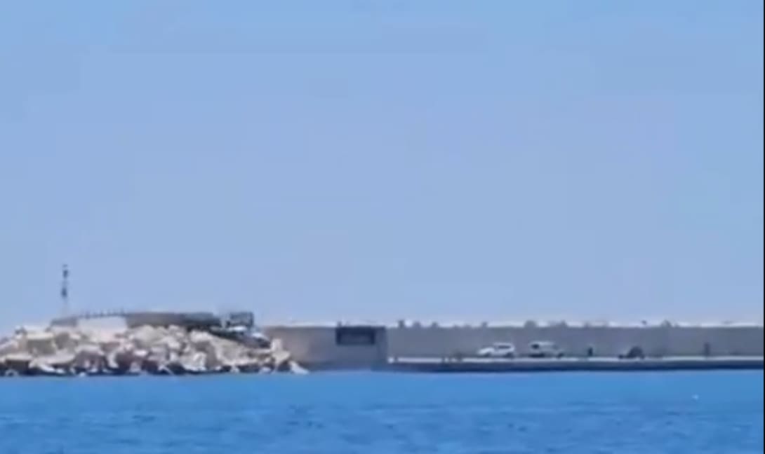 Πτώση ελικοπτέρου στη Βουλιαγμένη, σώοι οι επιβαίνοντες! (βίντεο)