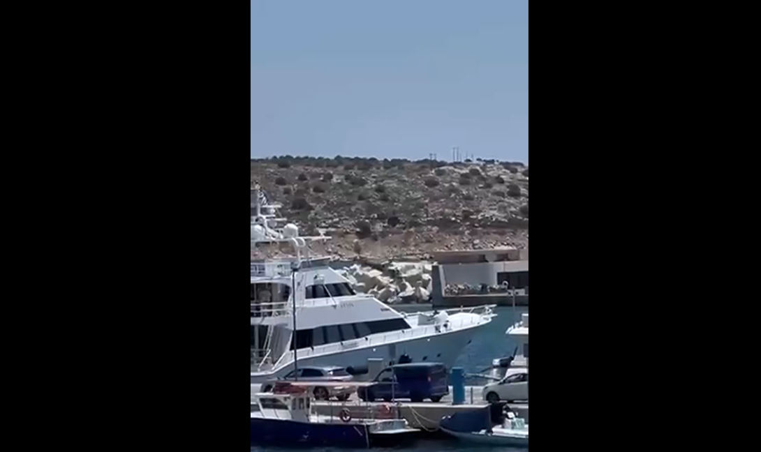 Νέο βίντεο από την πτώση του ελικοπτέρου στη μαρίνα της Βουλιαγμένης