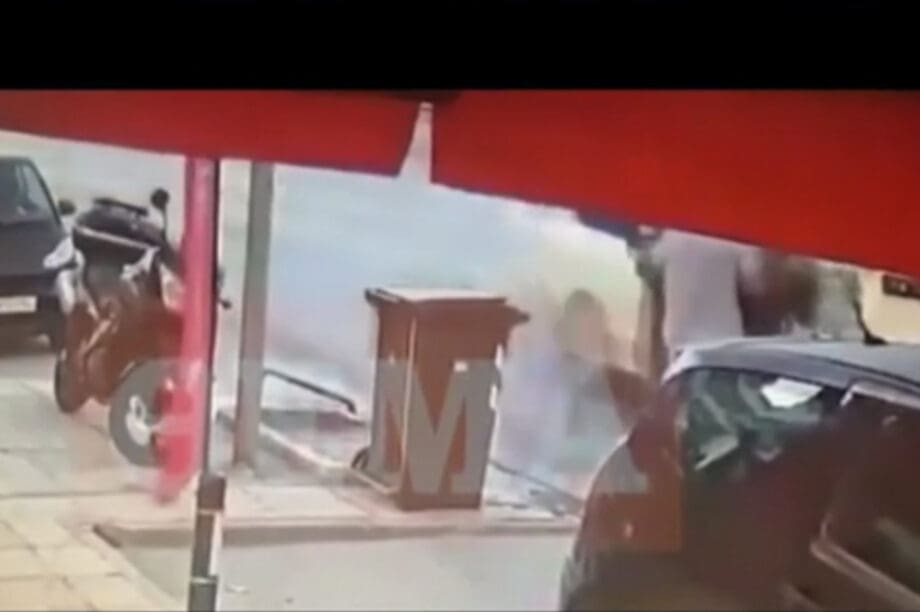 Ντοκουμέντο από το δυστύχημα στον Άλιμο με θύμα δημοτική υπάλληλο (βίντεο)