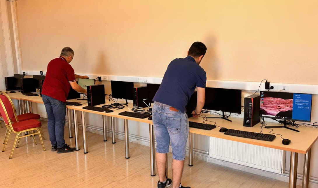 Νέοι υπολογιστές στην αίθουσα πληροφορικής του Δημοτικού Σχολείου Τυλίσου (φωτογραφίες)