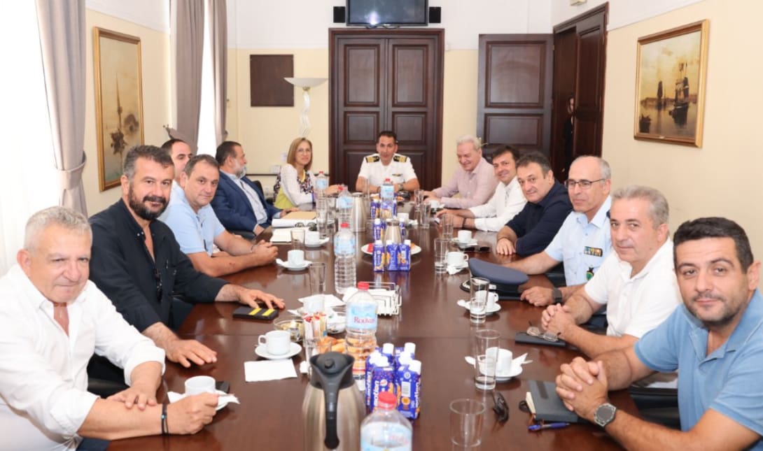 Ο Δήμαρχος Ηρακλείου παρευρέθηκε στη σύσκεψη για την διαχείριση των αυξημένων μεταναστευτικών ροών (Βίντεο)