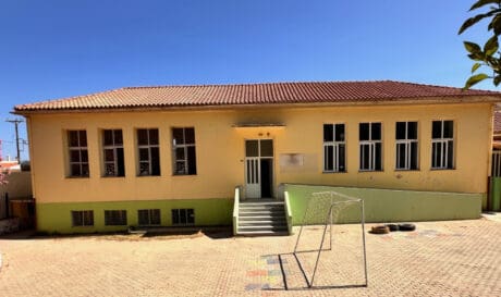 Δήμος Μαλεβιζίου: Σε εξέλιξη εργασίες συντήρησης του δημοτικού σχολείου Μαράθου