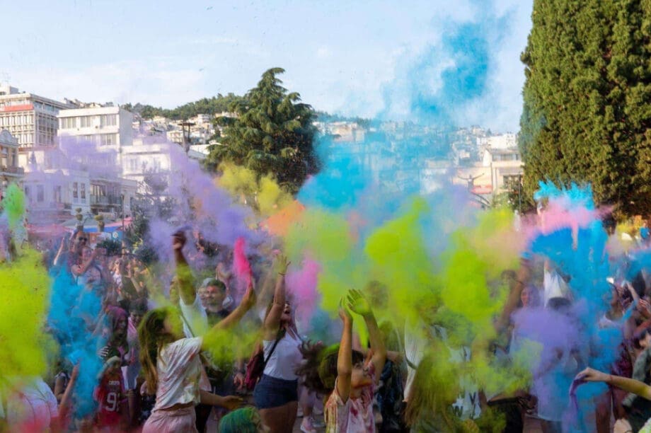 Το Φεστιβάλ Χρωμάτων έρχεται στην Ιεράπετρα!
