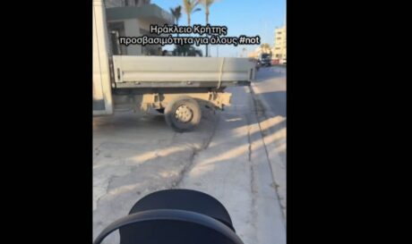 μαμά καροτσάκι παραλιακή
