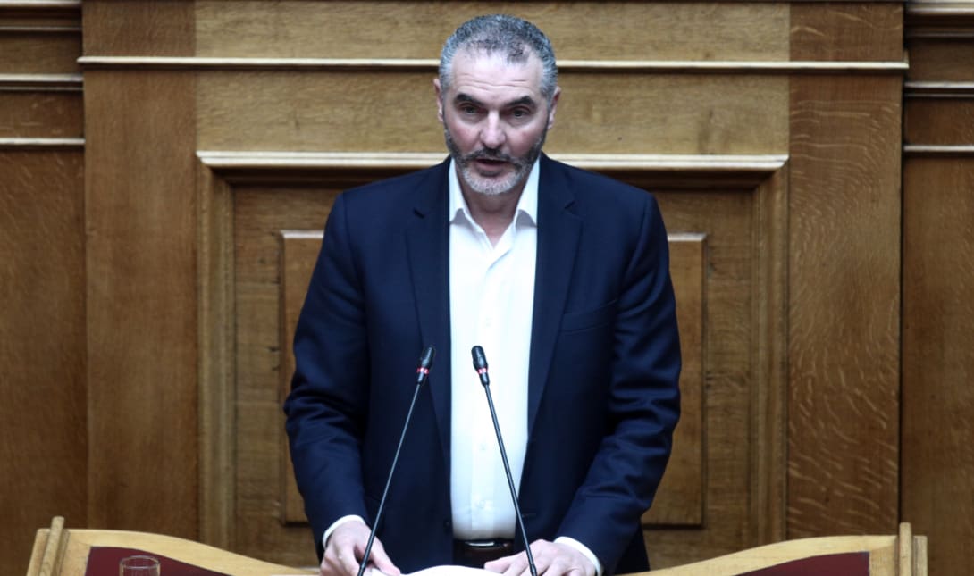 Μανόλης Χνάρης