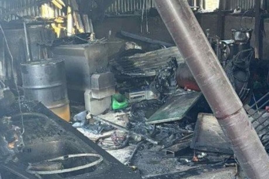 Φωτιά Μεσαρά αποθήκη