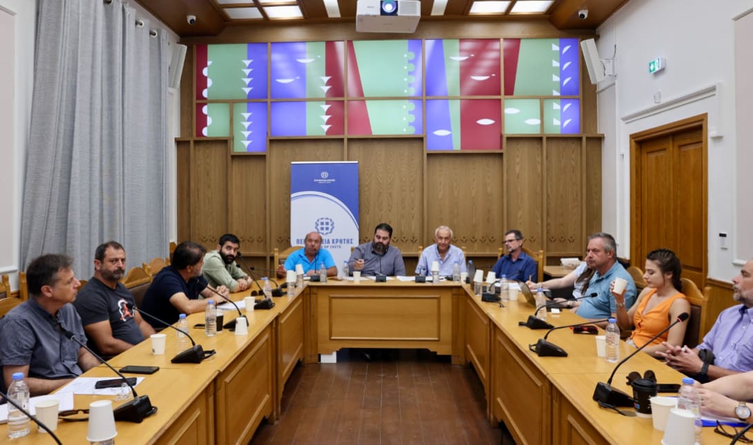 Περιφέρεια Κρήτης: Πραγματοποιήθηκε συνάντηση εργασίας για τη στρατηγική ανάπτυξης του κρητικού αμπελώνα