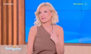 Έξαλλη η Φαίη Σκορδά: «Ήταν χυδαίο αυτό που συνέβη» (βίντεο)