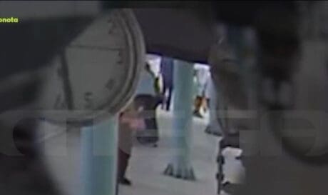 βίντεο Προαστιακός