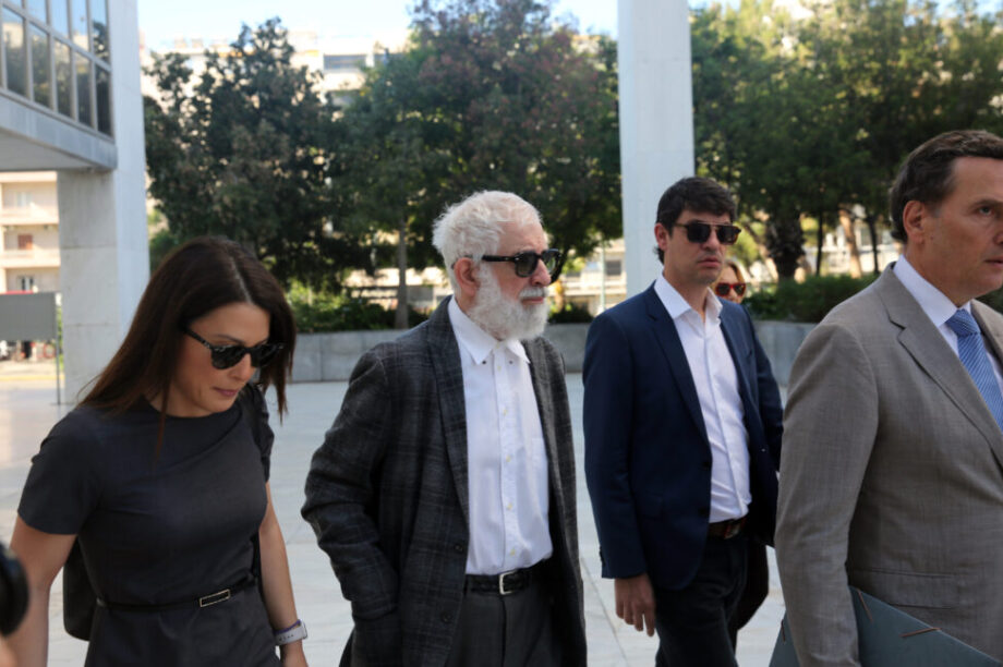 Πέτρος Φιλιππίδης
