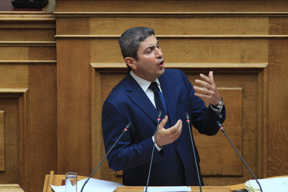 Ο βουλευτής της ΝΔ Λευτέρης Αυγενάκης μιλάει στην Ολομέλεια της Βουλής, κατά τη διάρκεια της συζήτησης και λήψης απόφασης σχετικά με τις δύο προτάσεις που έχουν καταθέσει το ΠΑΣΟΚ-ΚΙΝΑΛ και οι ΣΥΡΙΖΑ-ΠΣ από κοινού με τη Νέα Αριστερά για τη συγκρότηση Προκαταρκτικής Επιτροπής κατά των δύο πρώην υπουργών Αγροτικής Ανάπτυξης και Τροφίμων Μάκη Βορίδη και Λευτέρη Αυγενάκη σχετικά με το σκάνδαλο του ΟΠΕΚΕΠΕ, Αθήνα, Τετάρτη 30 Ιουλίου 2025. ΑΠΕ-ΜΠΕ/ΑΠΕ-ΜΠΕ/ΑΛΕΞΑΝΔΡΟΣ ΒΛΑΧΟΣ