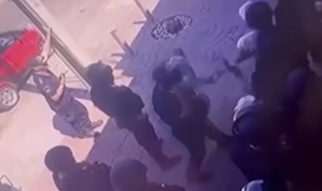 Η έφοδος και η σύλληψη των ληστών που παγιδεύτηκαν στο Μενίδι (βίντεο)