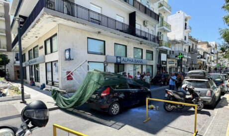 Σκαλωσιά πτώση αυτοκίνητο