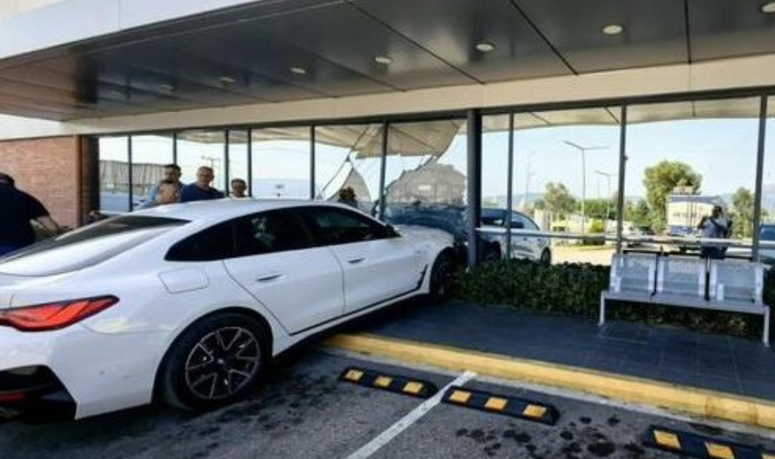 αυτοκίνητο σούπερ μάρκετ τζαμαρία
