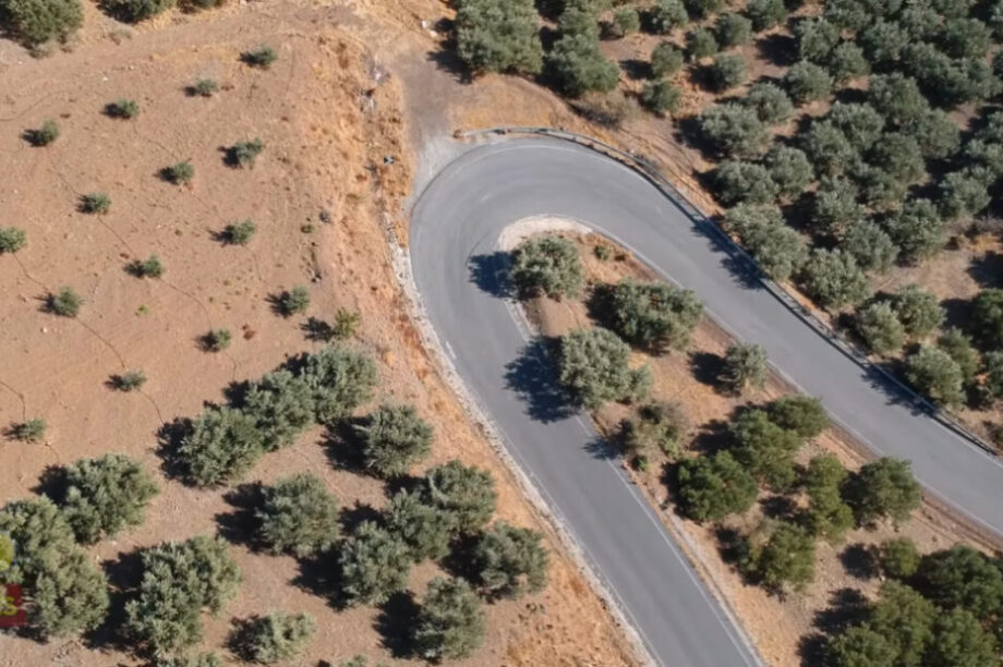 Η... «στροφάρα του Γιώργη» από ψηλά (βίντεο)