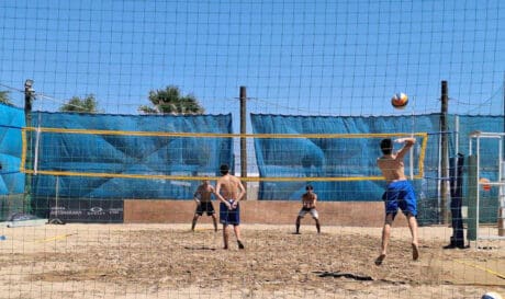 Beach Volley με ενέργεια, συνεργασία και αθλητικό πνεύμα στον Καρτερό