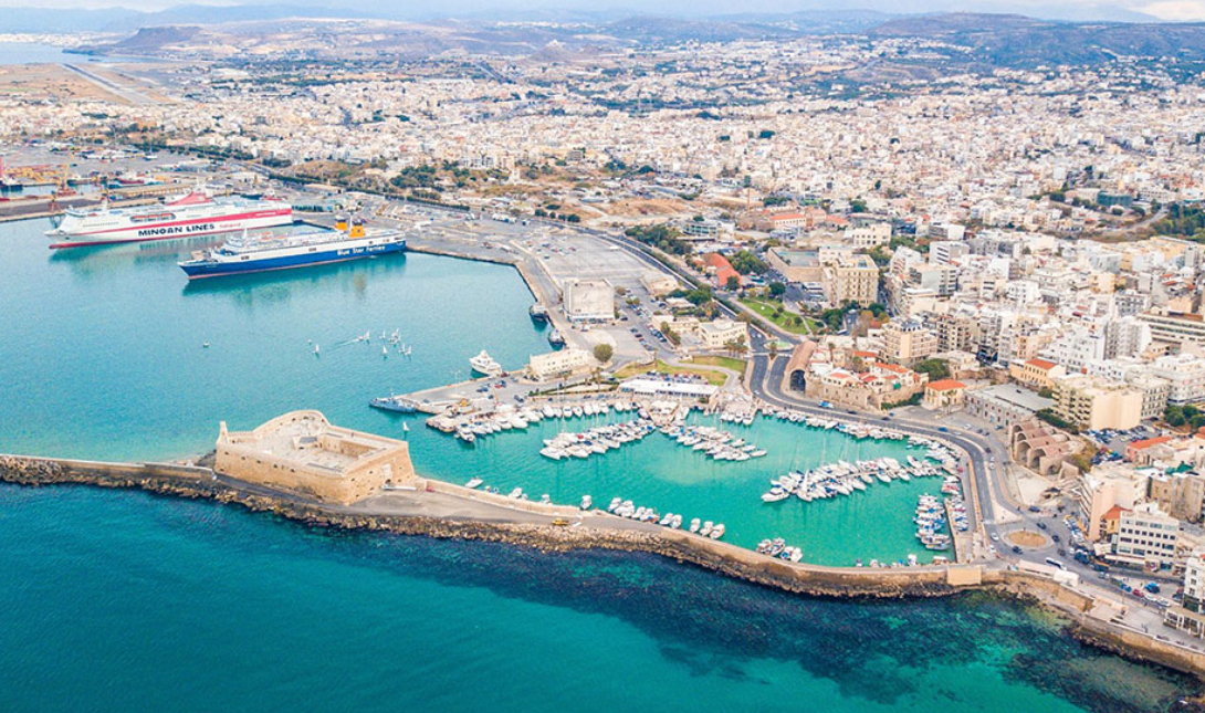«Ελλάς εν πλώ» – Ξεκίνησε η Ναυτική Εβδομάδα 2025 στο Λιμάνι του Ηρακλείου