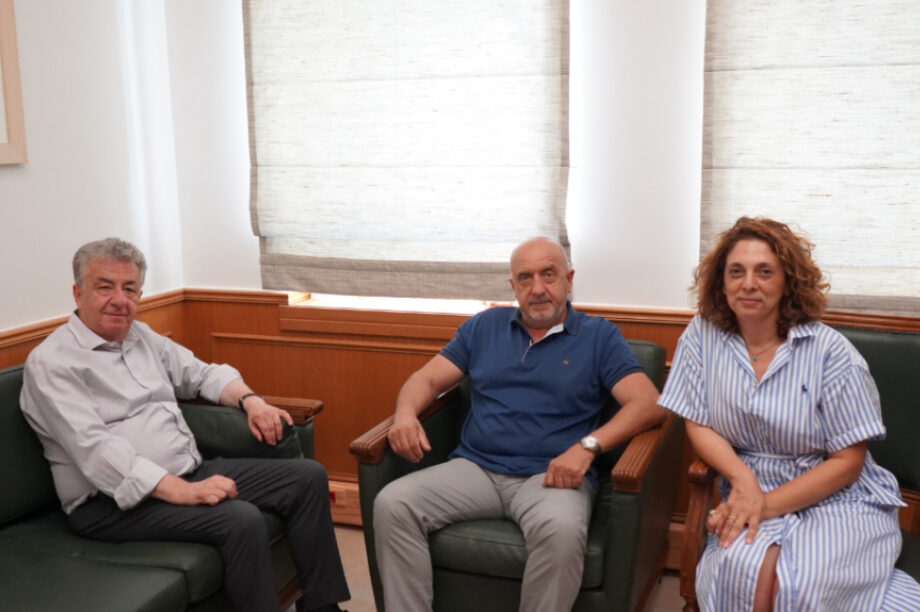 Συνάντηση του Περιφερειάρχη Κρήτης, Σταύρου Αρναουτάκη με τον Δήμαρχο Σφακίων, Γιάννη Ζερβό