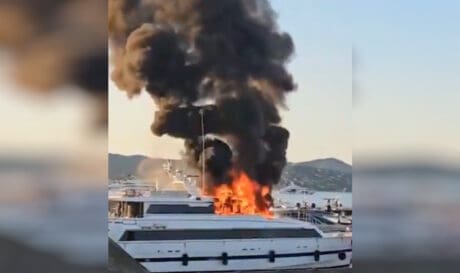 φωτιά σκάφος