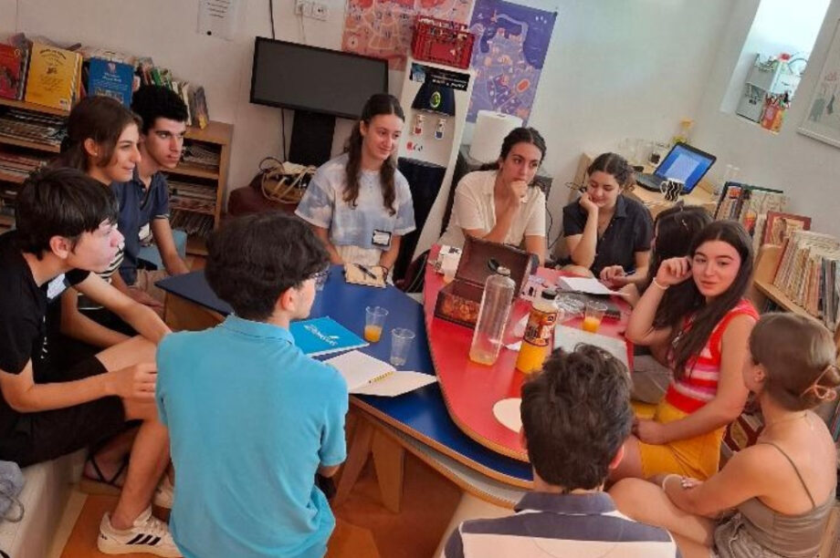 Χανιά: Συνάντηση της Λέσχης Γραφής Εφήβων με τη συγγραφέα Ζοέλ Λοπινό