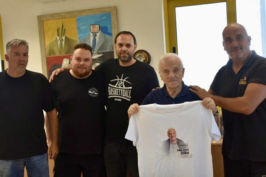 ΟΦΗ BC: Τίμησε τον Κώστα Καζανάκη (βίντεο)