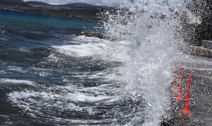 Σορός άνδρα βρέθηκε σε παραλία της Γλυκόβρυσης
