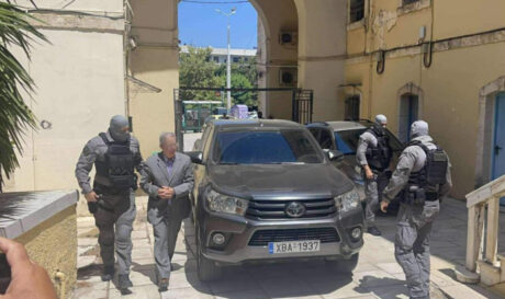 Γιατρός κατασκήνωση ασέλγεια
