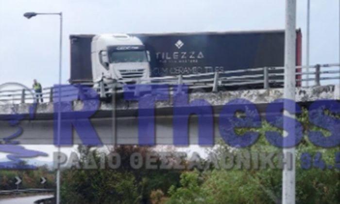 νταλίκα τροχαίο Θεσσαλονίκη