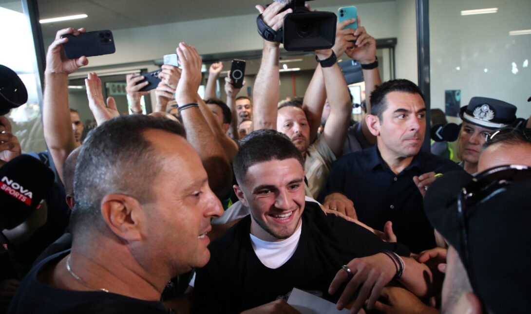 Υποδοχή «Μεσσία» στον Ζαφείρη από τους φιλάθλους του ΠΑΟΚ