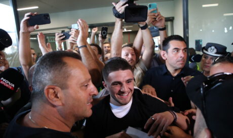 Υποδοχή «Μεσσία» στον Ζαφείρη από τους φιλάθλους του ΠΑΟΚ